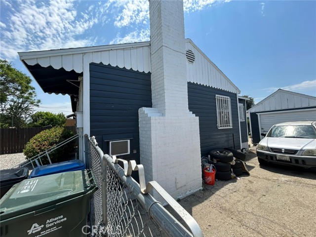 1176 Laurel Avenue, Pomona CA: https://media.crmls.org/medias/111d2ff0-7302-4cb2-adb8-f6bb34dec413.jpg