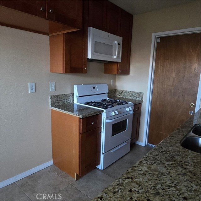 Detail Gallery Image 8 of 16 For 2046 Calle Diablo, Hemet,  CA 92545 - 2 Beds | 1 Baths