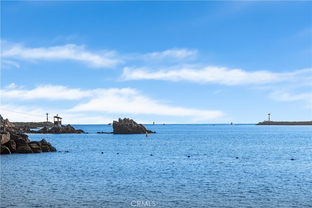https://media.crmls.org/medias/111dddb6-34c6-4e71-be27-4ebffe85b006.jpg?preset=X-Large