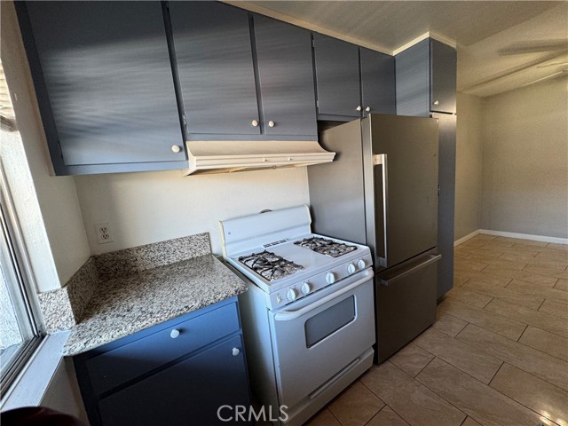 Detail Gallery Image 8 of 19 For 1250 S. Brookhurst St., Anaheim,  CA 92804 - 2 Beds | 1 Baths