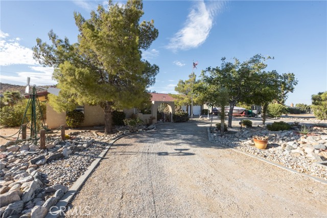 Detail Gallery Image 5 of 35 For 58054 Bonanza Dr, Yucca Valley,  CA 92284 - 2 Beds | 2/1 Baths