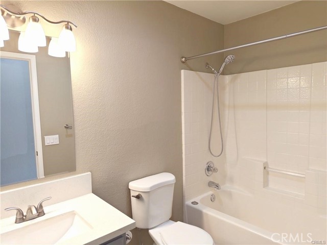 33039 Harmony Lane, Temecula CA: https://media.crmls.org/medias/111f7686-6413-4782-aa76-cd76f5797f40.jpg