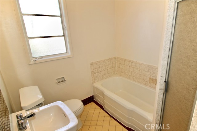 1270 wilcox Avenue, Hollywood CA: https://media.crmls.org/medias/112054ee-05ca-4d41-af35-47cbacbf97db.jpg