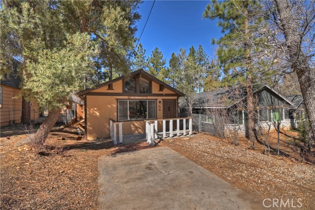254 Wabash Lane, Sugarloaf CA: https://media.crmls.org/medias/11205d0c-f200-4acd-87a0-316e6d59a34c.jpg