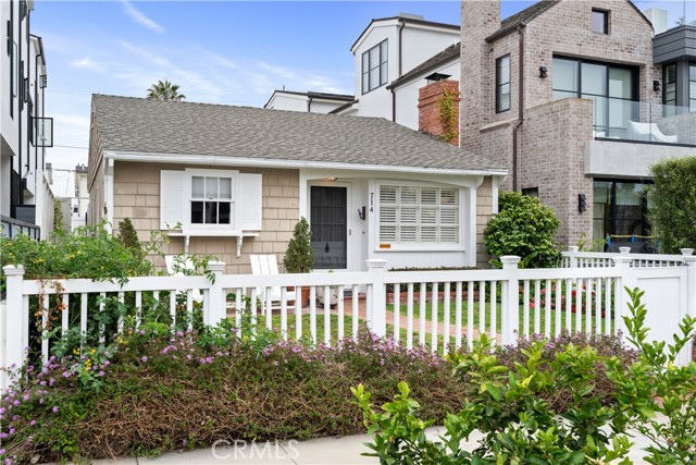 Detail Gallery Image 2 of 20 For 714 Heliotrope Ave, Corona Del Mar,  CA 92625 - 3 Beds | 2 Baths