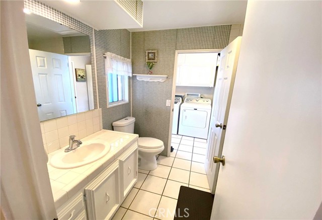 Detail Gallery Image 7 of 12 For 18601 Newland St #101,  Huntington Beach,  CA 92646 - 3 Beds | 2 Baths