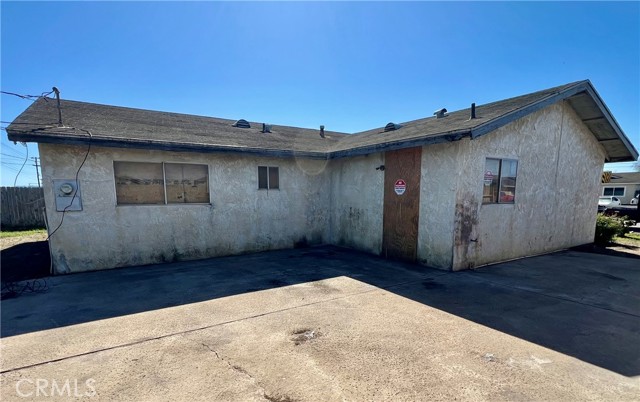 1901 Ironwood Drive, Santa Maria CA: https://media.crmls.org/medias/11231230-5729-45a7-922e-e962a1640266.jpg