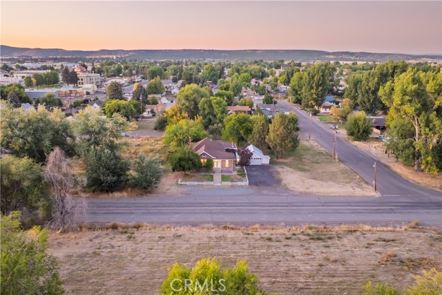 206 E Mcdowell Avenue, Alturas CA: https://media.crmls.org/medias/1123c915-a238-4e18-8311-f1875e029b2a.jpg