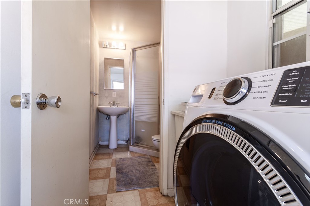 https://media.crmls.org/medias/1124b007-2638-4e8b-93d4-4d03ab4437e8.jpg?preset=X-Large