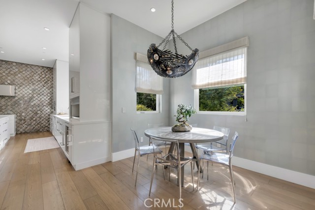 Detail Gallery Image 17 of 75 For 17950 Rancho St, Encino,  CA 91316 - 5 Beds | 6 Baths