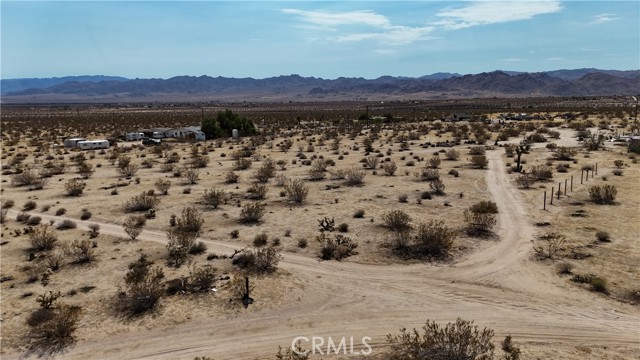 Detail Gallery Image 4 of 11 For 760 Carmel St, Joshua Tree,  CA 92252 - – Beds | – Baths