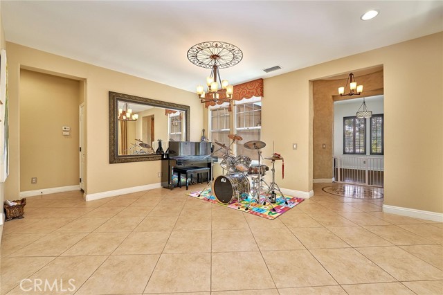 Detail Gallery Image 7 of 48 For 524 S Petunia, La Habra,  CA 90631 - 4 Beds | 3/1 Baths