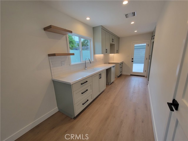 Detail Gallery Image 8 of 24 For 1159 Fiat St, Torrance,  CA 90502 - 3 Beds | 2 Baths
