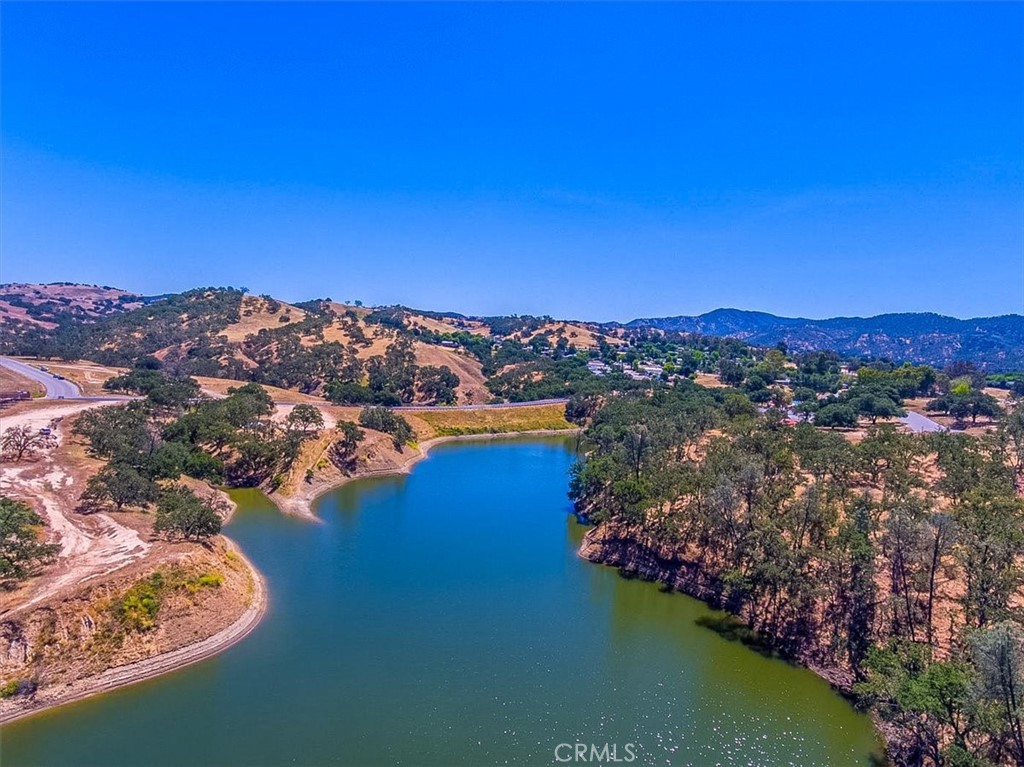 https://media.crmls.org/medias/1128916d-f881-41cc-b1ea-bd7746f1b0d3.jpg?preset=X-Large