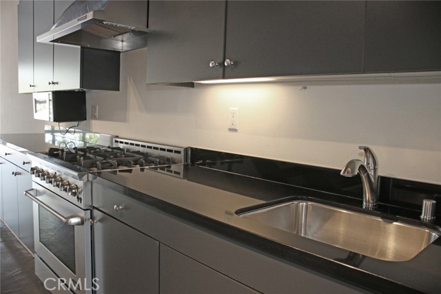 Detail Gallery Image 14 of 34 For 113 E City Place Dr, Santa Ana,  CA 92705 - 1 Beds | 2/1 Baths