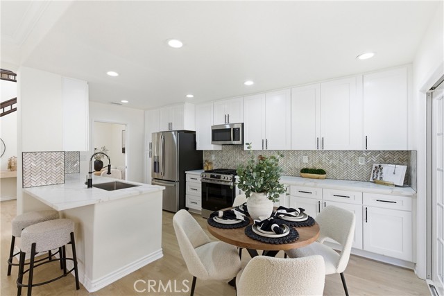 Detail Gallery Image 13 of 47 For 136 Encantado, Rancho Santa Margarita,  CA 92688 - 3 Beds | 2/1 Baths