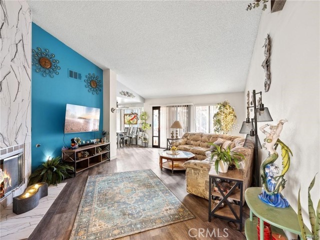 Detail Gallery Image 8 of 25 For 13612 Coachella Rd, Apple Valley,  CA 92308 - 4 Beds | 2 Baths