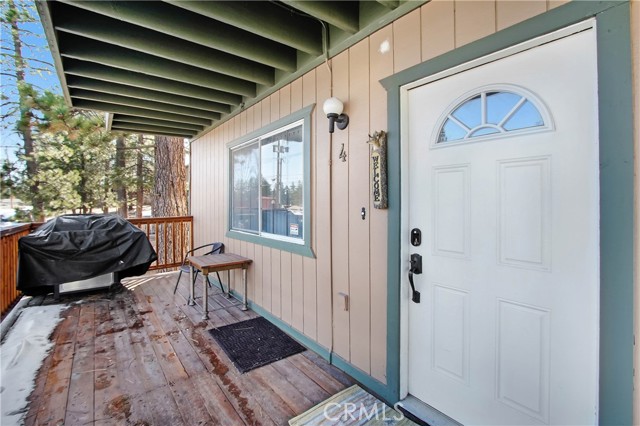 Detail Gallery Image 2 of 17 For 41764 Brownie Ln, Big Bear Lake,  CA 92315 - 2 Beds | 2 Baths