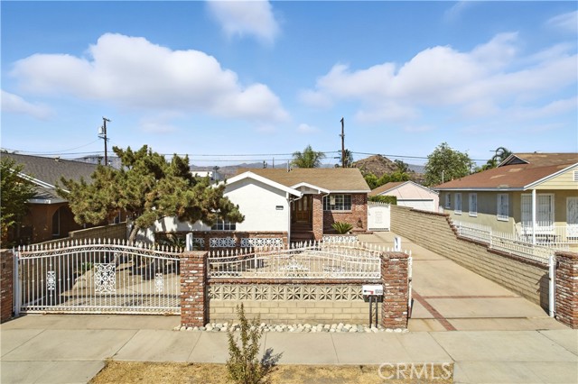 Detail Gallery Image 2 of 31 For 10414 El Dorado Ave, Pacoima,  CA 91331 - 3 Beds | 1 Baths
