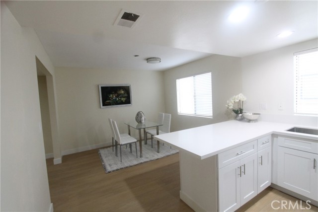 Detail Gallery Image 7 of 24 For 28 S Chapel Ave #E,  Alhambra,  CA 91801 - 3 Beds | 2/1 Baths