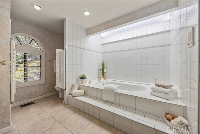 112 Morgan Ranch Road, Glendora CA: https://media.crmls.org/medias/112cc6c2-b627-48fd-8766-4ae263b7d231.jpg
