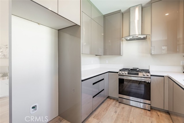 5805 Bucknell Avenue, Valley Village CA: https://media.crmls.org/medias/112d3896-de71-46c2-9d53-c83d514179f7.jpg