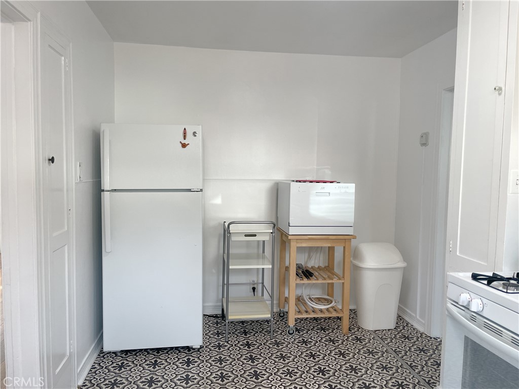 428 Ditmar Street - photo 8