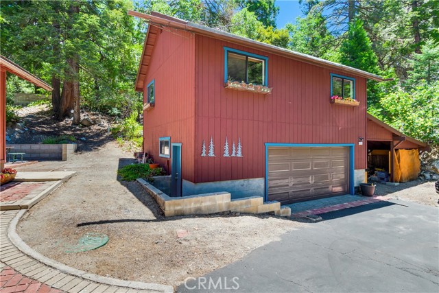 Detail Gallery Image 3 of 48 For 9339 Wood Rd, Forest Falls,  CA 92339 - 3 Beds | 2 Baths