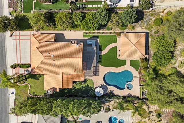 5000 Stonehaven Drive, Yorba Linda CA: https://media.crmls.org/medias/112e9cd1-0d82-4f0b-a01e-255f2c4bd91d.jpg