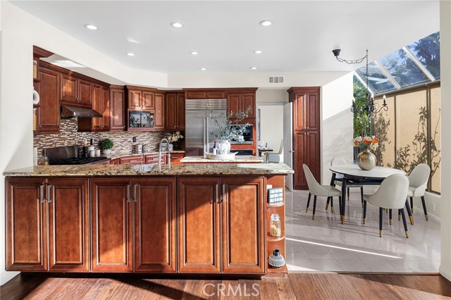 2712 N Roxbury Street, Orange CA: https://media.crmls.org/medias/112ea60e-1488-48b3-af48-1a646cb2f796.jpg