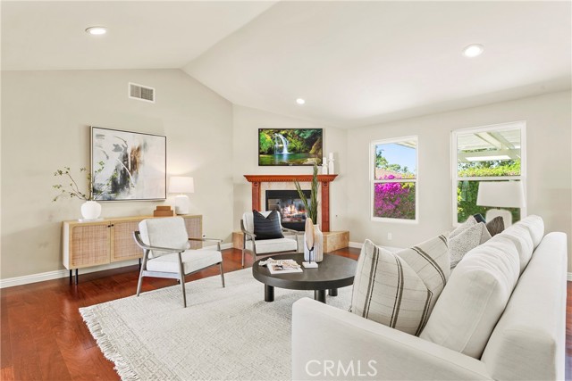 1551 Rainbow Drive, North Tustin CA: https://media.crmls.org/medias/112f5be4-697c-4940-b272-faddbc9795f1.jpg