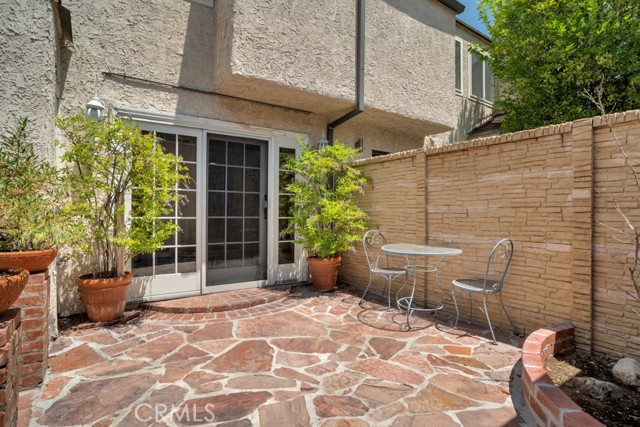 5644 Etiwanda Avenue, Tarzana CA: https://media.crmls.org/medias/112fe29e-df5c-40a0-aca3-b95933f91870.jpg