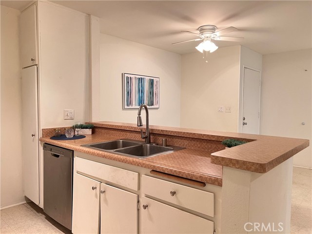 Detail Gallery Image 19 of 44 For 4900 Overland Avenue #125,  Culver City,  CA 90230 - 2 Beds | 2 Baths