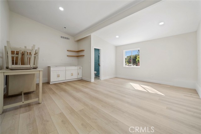 Image 34 of 35 For 1541 Wellington Avenue