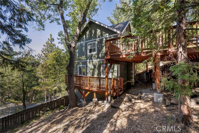 Detail Gallery Image 5 of 44 For 305 Summit Rd, Lake Arrowhead,  CA 92352 - 3 Beds | 2 Baths