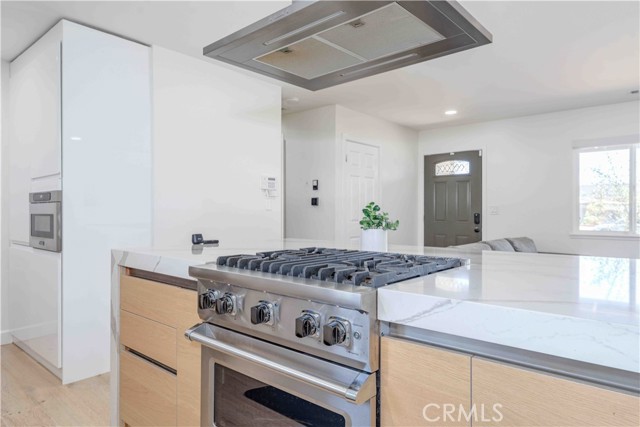 5841 Raphael Drive, Huntington Beach CA: https://media.crmls.org/medias/1132b24b-fdc4-4fb4-8d3a-0babd97e06a8.jpg