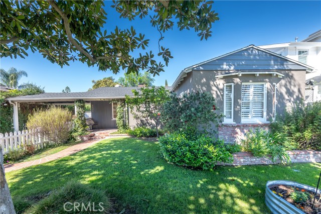 Detail Gallery Image 3 of 44 For 4437 Farmdale, Studio City,  CA 91602 - 3 Beds | 3 Baths