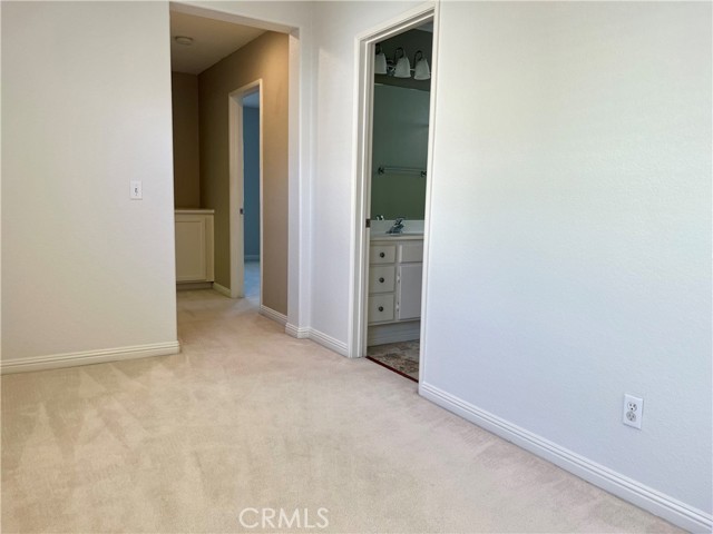 Detail Gallery Image 11 of 21 For 42155 Calabria Dr, Temecula,  CA 92591 - 4 Beds | 2/1 Baths