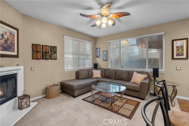 Detail Gallery Image 4 of 33 For 28369 Casselman Ln, Saugus,  CA 91350 - 3 Beds | 3 Baths