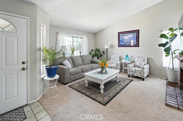 Detail Gallery Image 4 of 28 For 740 W Avenue H2, Lancaster,  CA 93534 - 3 Beds | 2 Baths