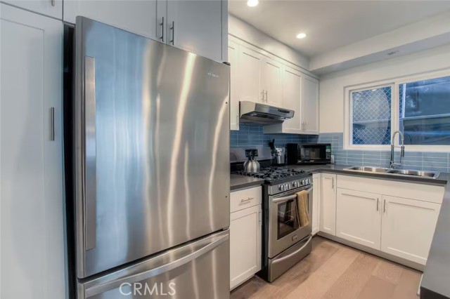 200 Moonstone Street, Manhattan Beach CA: https://media.crmls.org/medias/113509df-bc70-4aed-82a1-ddd042f1892f.jpg