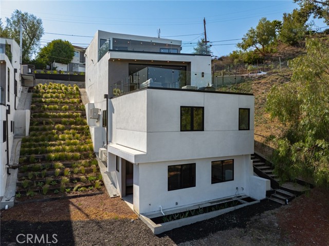 Detail Gallery Image 55 of 58 For 5134 Medina Rd, Woodland Hills,  CA 91364 - 5 Beds | 5/1 Baths