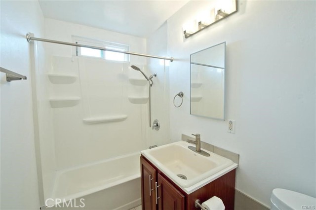 Detail Gallery Image 7 of 9 For 156 W Escalones #D,  San Clemente,  CA 92672 - 2 Beds | 1 Baths