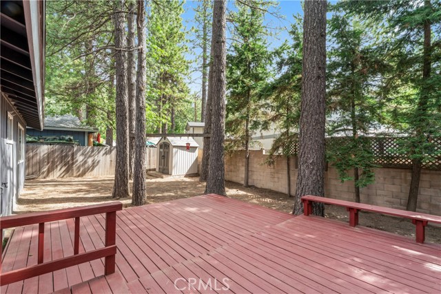 1381 Blackfoot W Trail, Lake Arrowhead CA: https://media.crmls.org/medias/1136913c-ae2c-44e1-8605-bfcfdde255a9.jpg