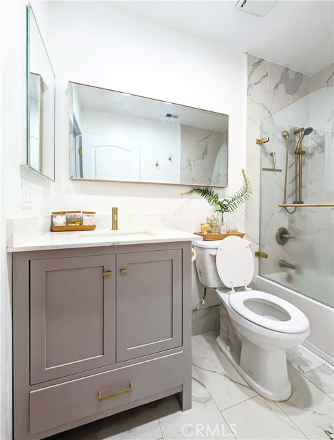 Detail Gallery Image 13 of 29 For 2345 Highbury Ave #22,  Los Angeles,  CA 90032 - 2 Beds | 1 Baths