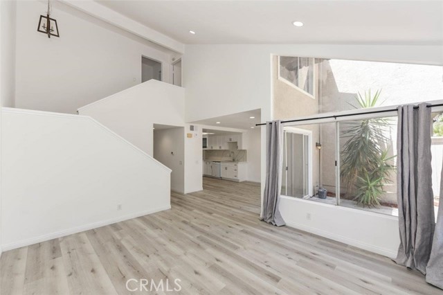 Detail Gallery Image 11 of 34 For 143 Stanford Ct #36,  Irvine,  CA 92612 - 2 Beds | 2/1 Baths