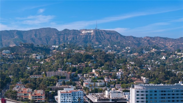 6250 Hollywood Boulevard, Los Angeles CA: https://media.crmls.org/medias/1139867a-1a8b-49ea-a89e-5bbd735e9152.jpg