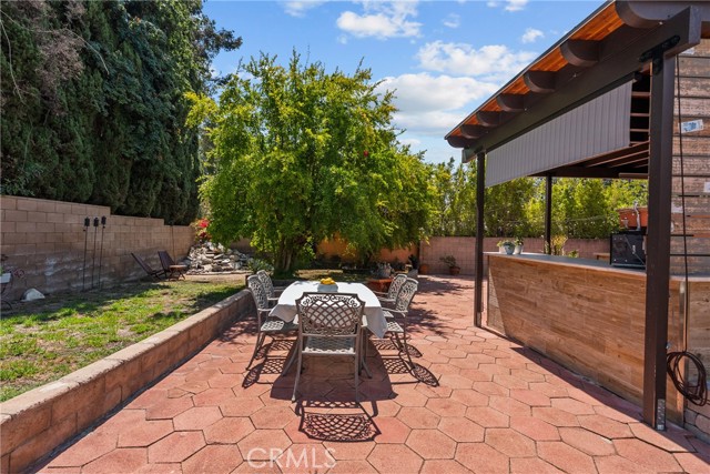 610 S Bel Aire Drive, Burbank CA: https://media.crmls.org/medias/113add7b-8d0f-424c-b73a-7627702cc61e.jpg