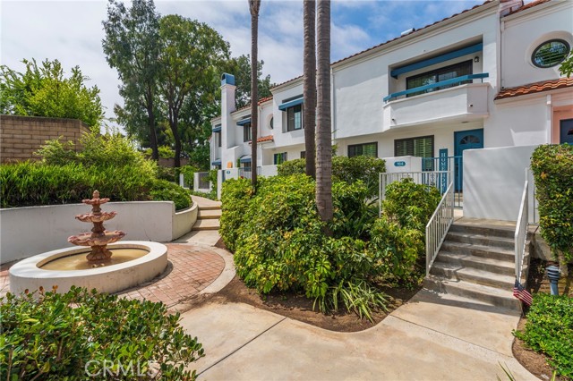 Detail Gallery Image 1 of 43 For 19561 Pompano Ln #104,  Huntington Beach,  CA 92648 - 4 Beds | 2/1 Baths