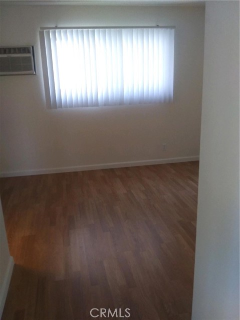 14301 Addison Street, A photo 10